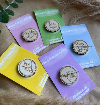 Wooden Flower Magnetic Needle Holder